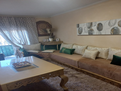Se vende estupendo piso céntrico de dos dormitorios en Miraflores de la Sierra.