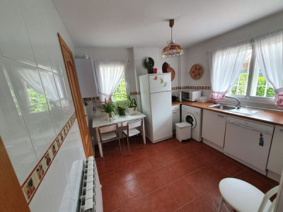 Se vende chalet Individual en Parque Miraflores.