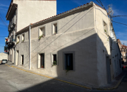 Se venden dos viviendas céntricas una de ellas reformadas en Miraflores de la Sierra